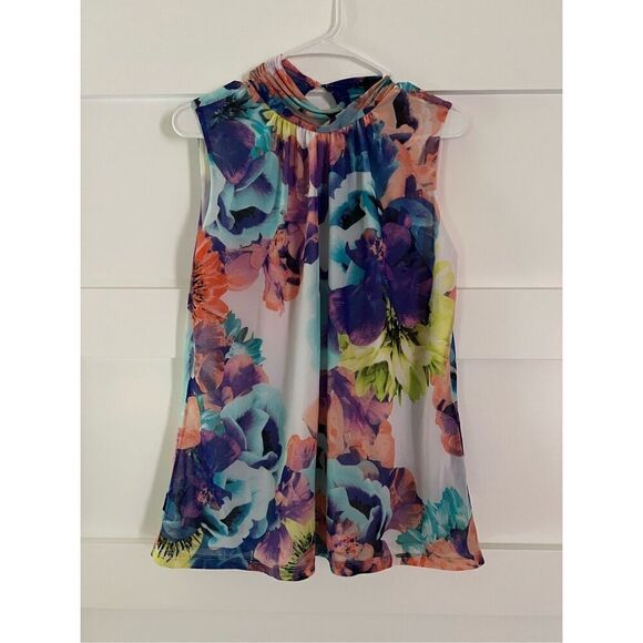 Worthington Tops - 🇺🇸 Worthington bright ruffle floral tank Blouse with button back banded bottom